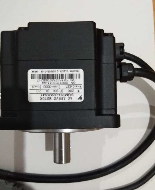 NEW ORIGINAL YASKAWA AC SERVO MOTOR SGMPH-02AAA41  FREE EXPEDITED SHIPPING