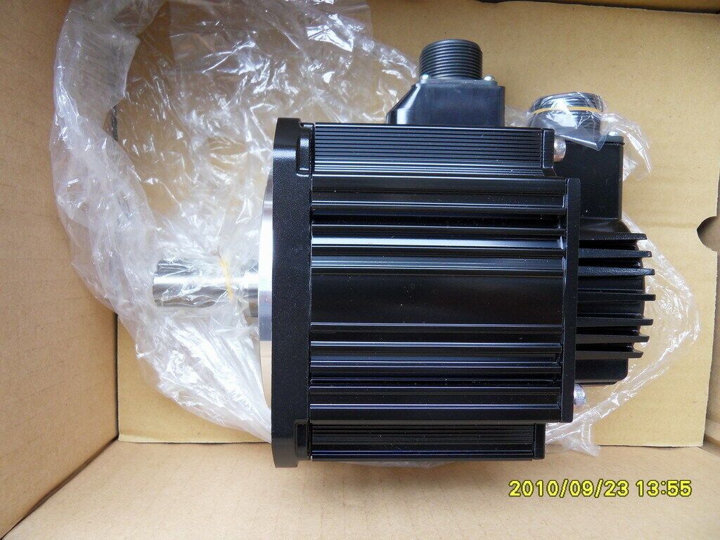 NEW FUJI AC SERVO MOTOR GYG102CC2-T2G GYG102CC2T2G FREE EXPEDITED SHIPPING