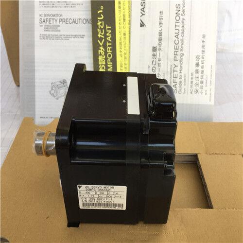 NEW YASKAWA AC SERVO MOTOR  SGMPS-04ACA21 SGMPS04ACA21 FREE EXPEDITED SHIPPING