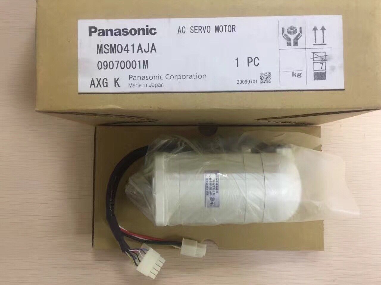 NEW ORIGINAL PANASONIC AC SERVO MOTOR MSM041AJA FREE EXPEDITED SHIPPING