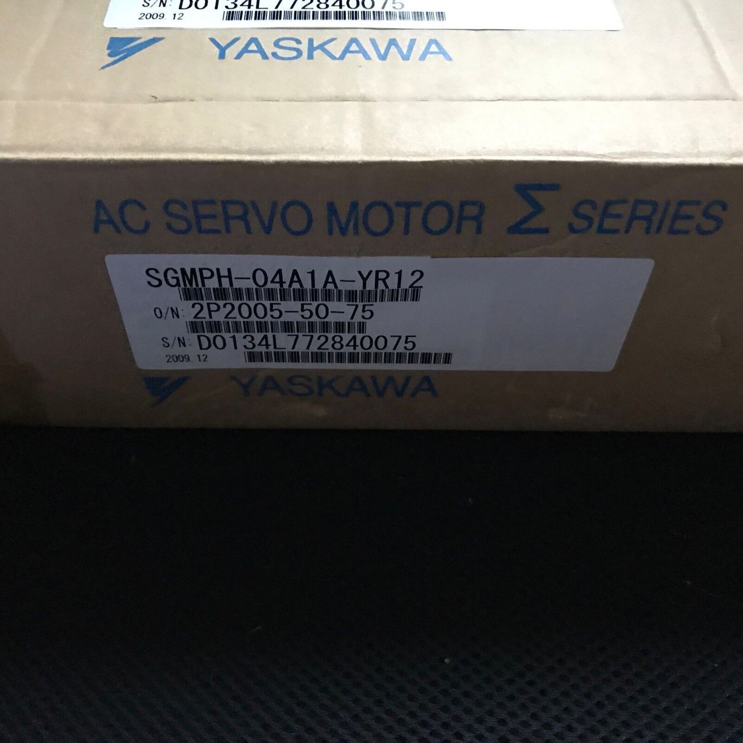 1PC YASKAWA AC SERVO MOTOR SGMPH-04A1A-YR12 NEW ORIGINAL FREE EXPEDITED SHIPPING