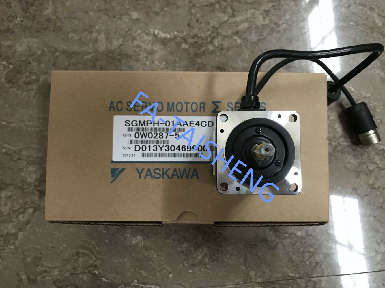 1PC NEW ORIGINAL YASKAWA  SERVO MOTOR SGMPH-01AAE4CD FREE EXPEDITED SHIPPING