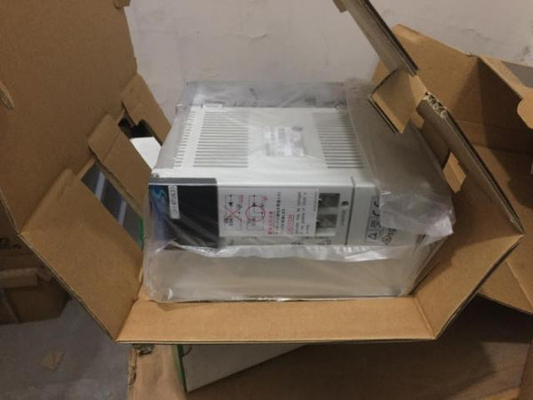 NEW MITSUBISHI AC SERVO DRIVER MR-J2S-200B-QR141U633 FREE EXPEDITED SHIPPING