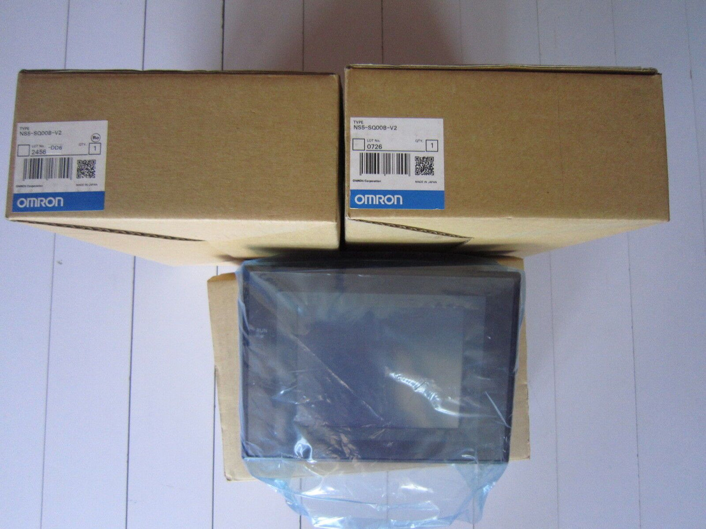 1PC OMRON TOUCH PANEL NS5-SQ00B-V2 NEW ORIGINAL FREE EXPEDITED SHIPPING