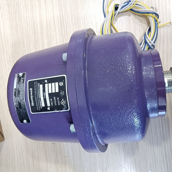 New Honeywell C7061F2001 UV Flame Detector C7061F2001 Expedited Shipping