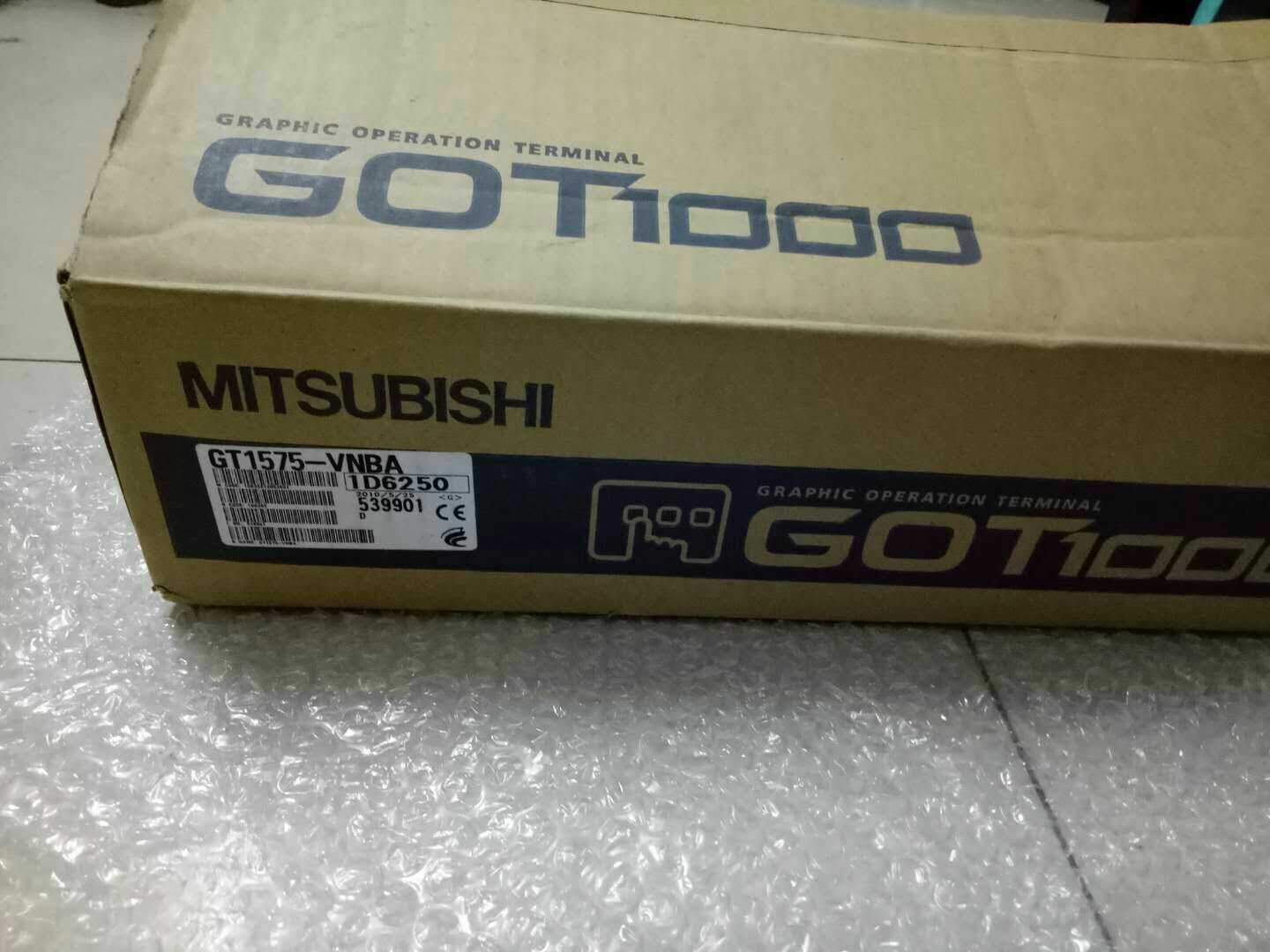 NEW ORIGINAL MITSUBISHI GT1575-VNBA TOUCH PANEL FREE EXPEDITED SHIPPING