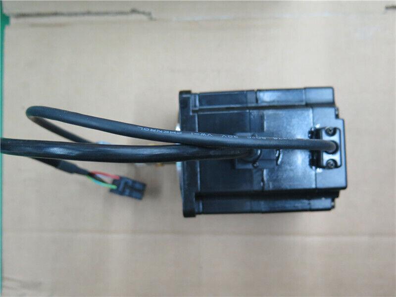 1PC  YASKAWA AC SERVO MOTOR SGMPH-02AAA4B NEW FREE EXPEDITED SHIPPING