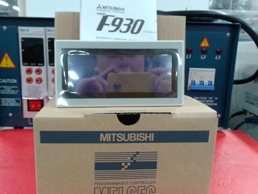 NEW IN BOX MITSUBISHI TOUCH PANEL F930GOT-BWD-C FREE EXPEDITED SHIPPING