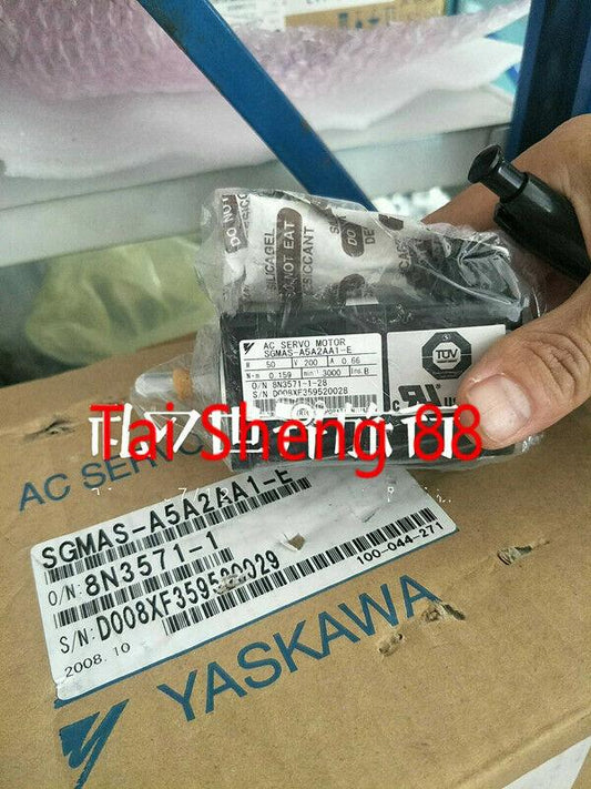 1PC NEW ORIGINAL YASKAWA  SERVO MOTOR SGMAS-A5A2AA1-E FREE EXPEDITED SHIPPING