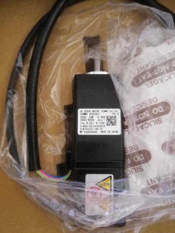 NEW YASKAWA  SERVO MOTOR SGMMV-A3A2A21 SGMMVA3A2A21 FREE EXPEDITED SHIPPING