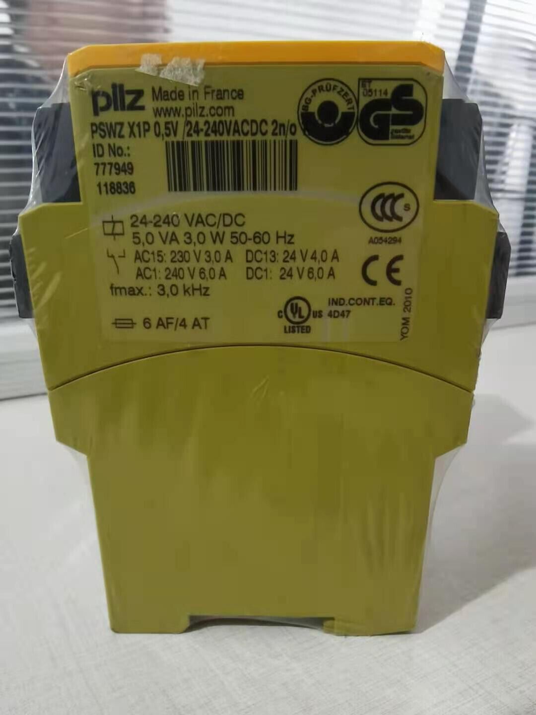 NEW PILZ 777949 RELAY PSWZ X1P 0,5V /24-240VACDC 2n/o 777949 EXPEDITED SHIPPING