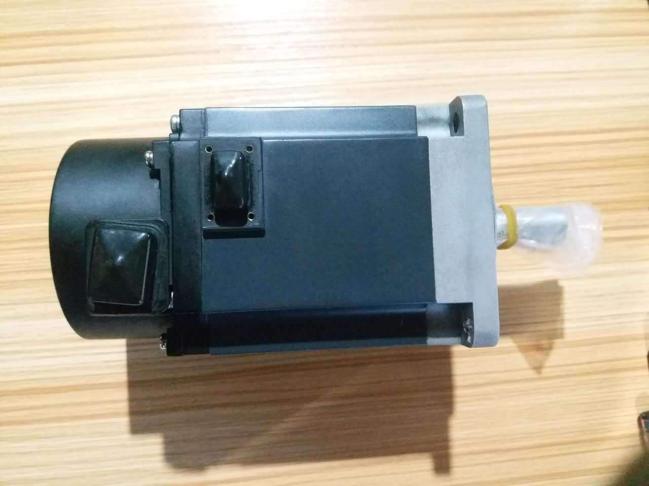 1PC MITSUBISHI SERVO MOTOR HF-KP73JKW04-S2 NEW ORIGINAL FREE EXPEDITED SHIPPING