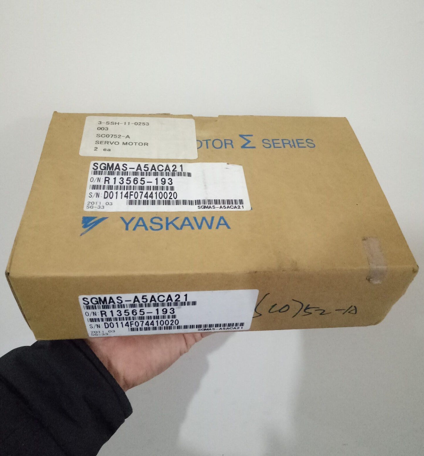 NEW ORIGINAL YASKAWA AC SERVO MOTOR SGMAS-A5ACA21 FREE EXPEDITED SHIPPING