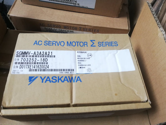 NEW YASKAWA  SERVO MOTOR SGMMV-A3A2A21 SGMMVA3A2A21 FREE EXPEDITED SHIPPING