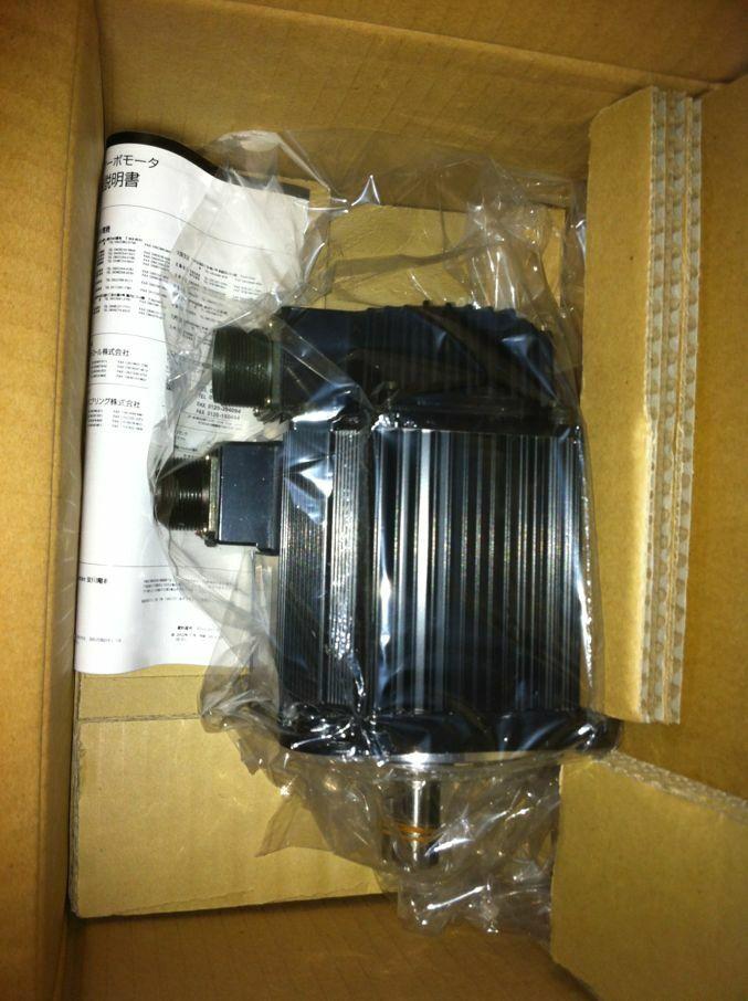 1PC NEW ORIGINAL YASKAWA  SERVO MOTOR SGMG-09ASA  FREE EXPEDITED SHIPPING