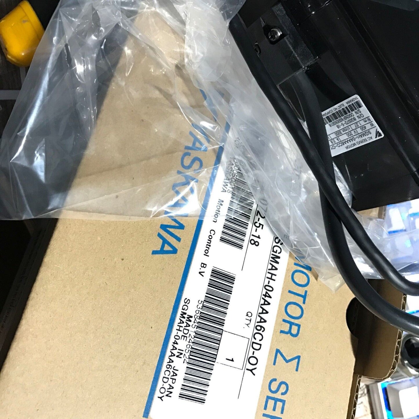 NEW YASKAWA SGMAH-04AAA6CD-OY SERVO MOTOR SGMAH04AAA6CDOY EXPEDITED SHIPPING