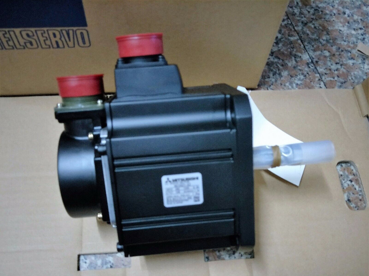 NEW MITSUBUSHI AC SERVO MOTOR HC102T-SZ-A47 HC102TSZA47 FREE EXPEDITED SHIPPING